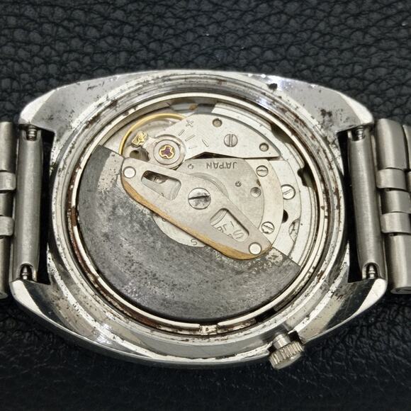 Vintage 1987 Square Seiko Automatic Mens Silver Watch W/daydate & Black accents - Picture 9 of 10